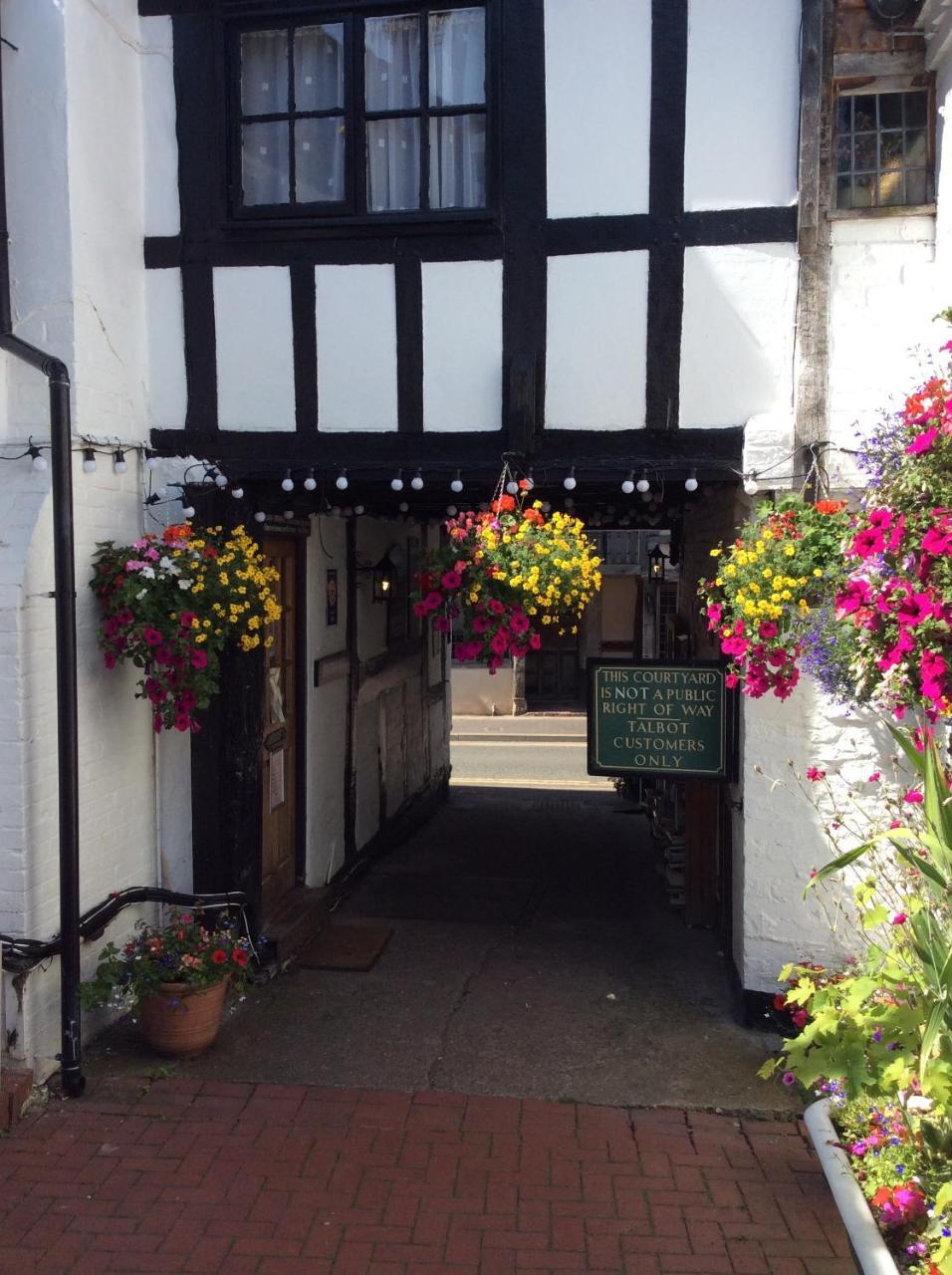 The Talbot Inn Much Wenlock Eksteriør billede