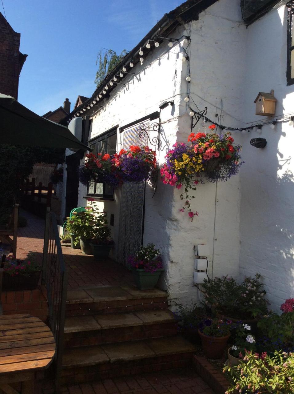 The Talbot Inn Much Wenlock Eksteriør billede