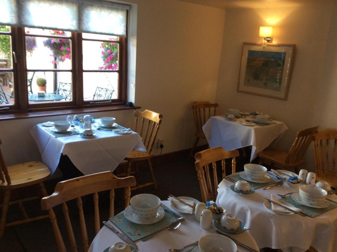 The Talbot Inn Much Wenlock Eksteriør billede